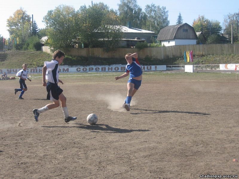 Иванов и Гудков в атаке.